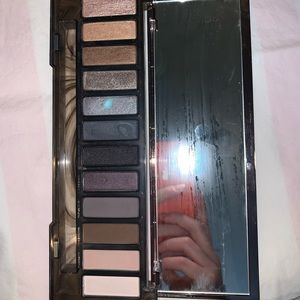 Naked urban decay smoky palette